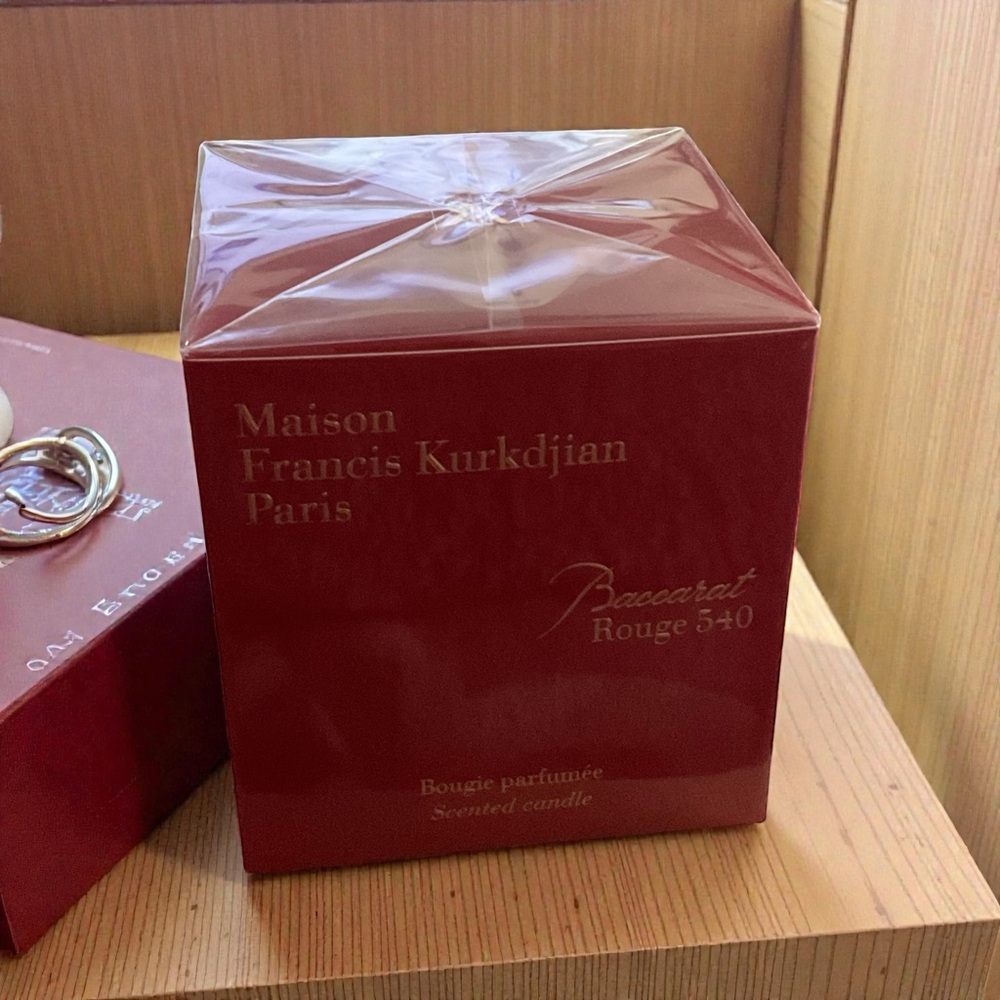 Maison Francis Kurkdjian Baccarat Rouge 540 Scented Candle 10.6 oz. - Picture 5 of 5